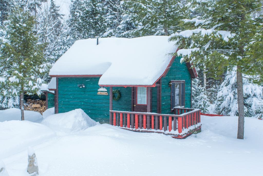 Lake Clear Lodge エクステリア 写真