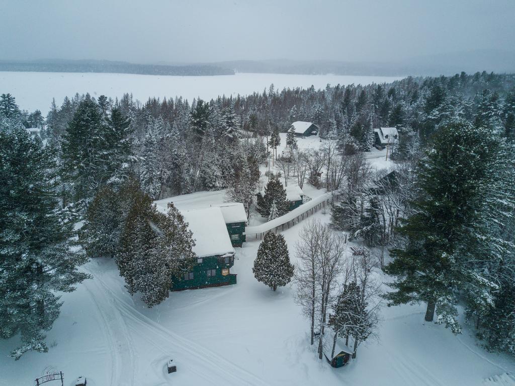Lake Clear Lodge エクステリア 写真