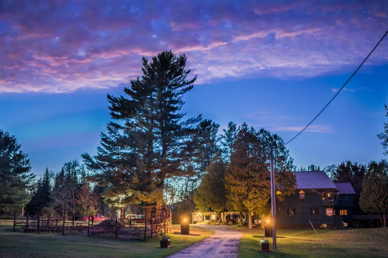 Lake Clear Lodge エクステリア 写真
