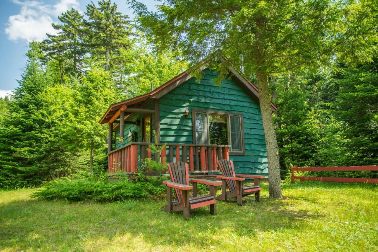 Lake Clear Lodge エクステリア 写真