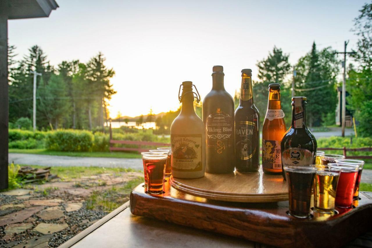 Lake Clear Lodge エクステリア 写真